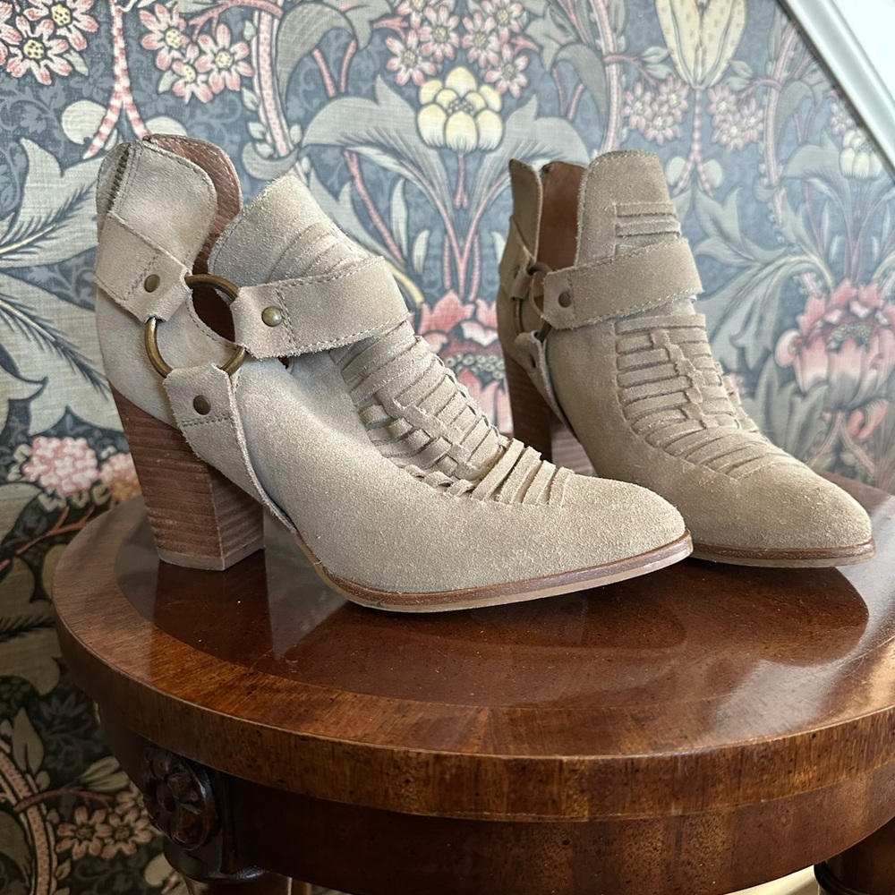 Seychelles Bootie